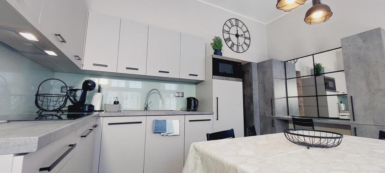 Central Apartments Astoria 2 กดัญสก์ ภายนอก รูปภาพ