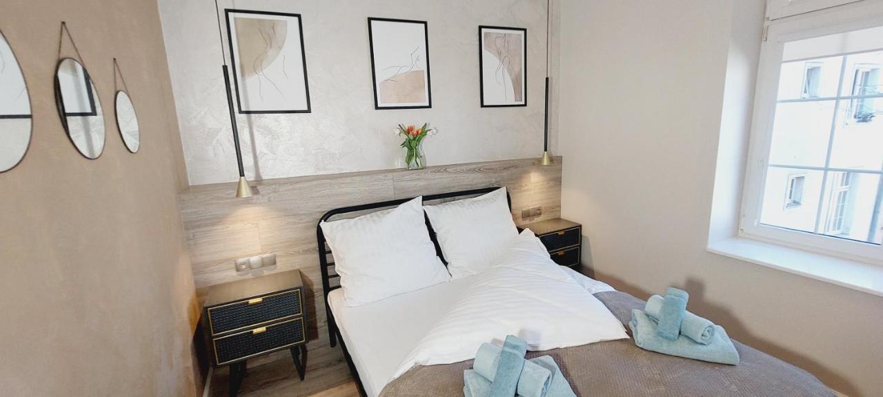 Central Apartments Astoria 2 กดัญสก์ ภายนอก รูปภาพ