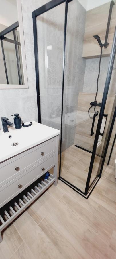 Central Apartments Astoria 2 กดัญสก์ ภายนอก รูปภาพ